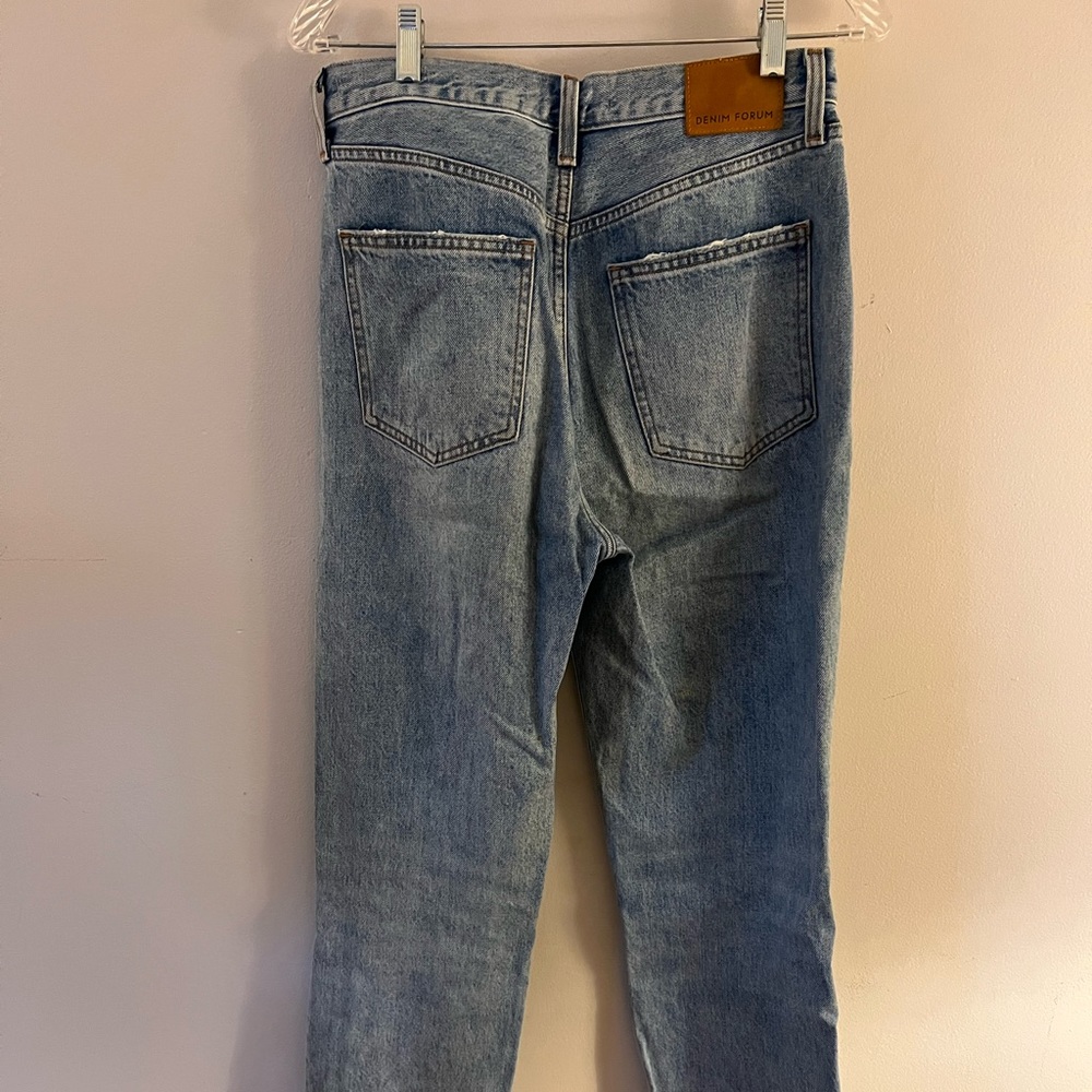 Denim Forum from Aritzia - the Joni High Rise loose. Size 28